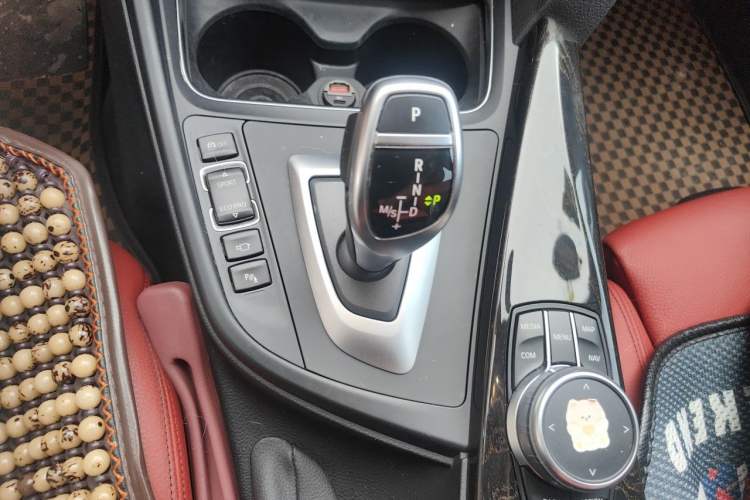 Used BMW 3 Series GT 2019 330i xDrive M Sport Edition Gear Lever