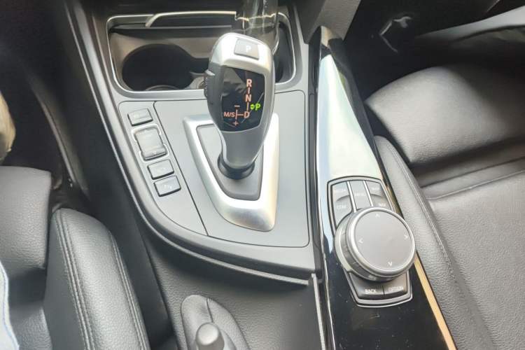 Used BMW 3 Series GT 2019 320i M Sport Package Gear Lever