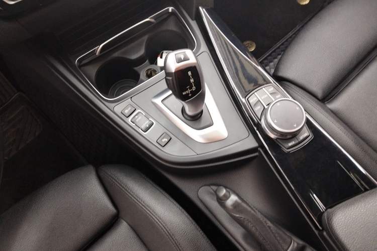 Used BMW 3 Series GT 2019 320i M Sport Package Gear Lever