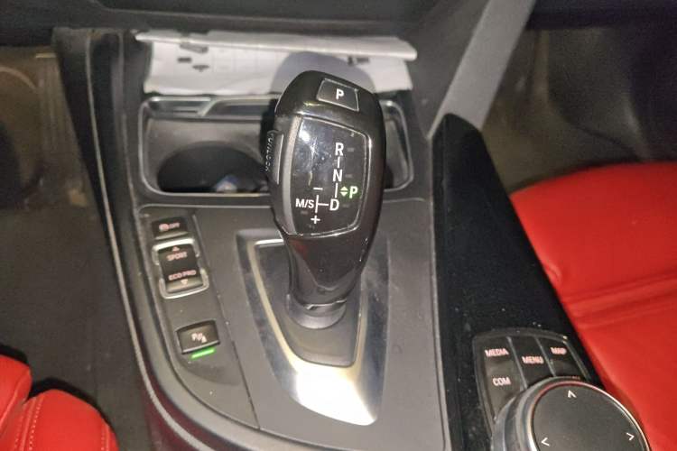 Used BMW 3 Series GT 2019 320i M Sport Package Gear Lever