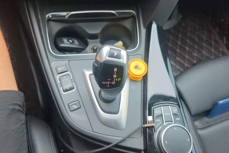 Used BMW 3 Series GT 2019 320i M Sport Package Gear Lever