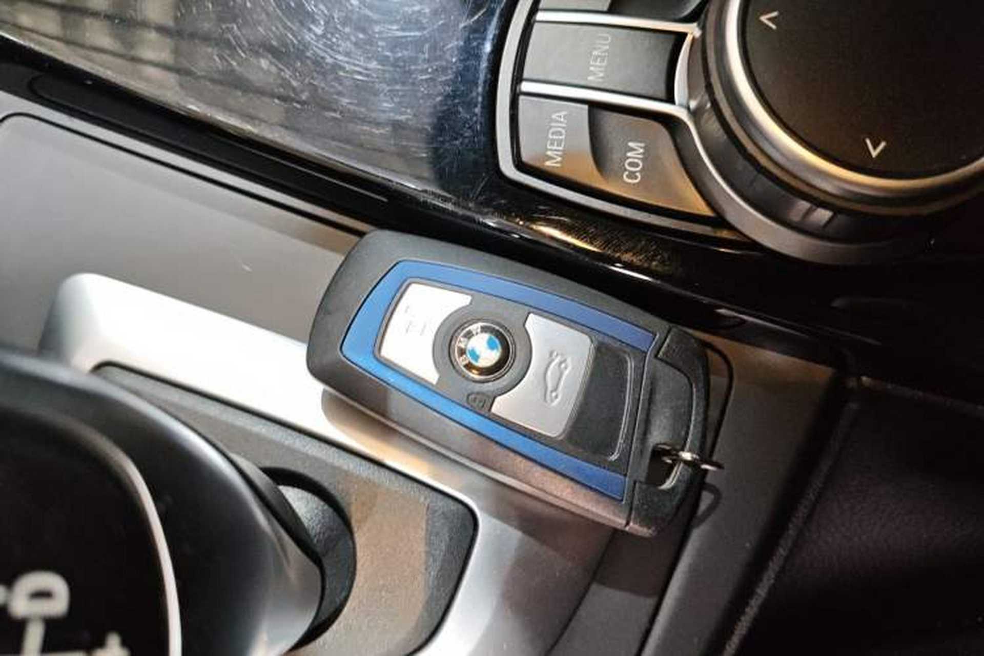 Used BMW 3 Series GT 2019 320i M Sport Night Edition Interior 1