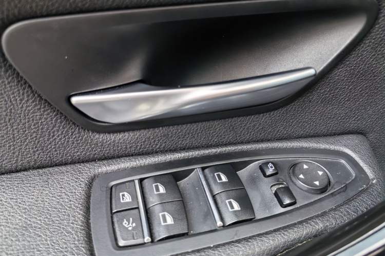 Used BMW 3 Series GT 2019 320i Sport Edition Interior 1
