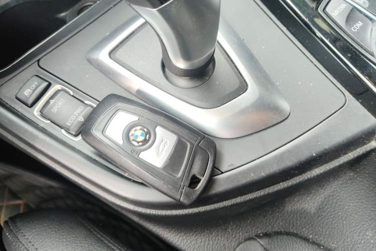 Used BMW 3 Series GT 2019 320i Sport Edition Interior 1