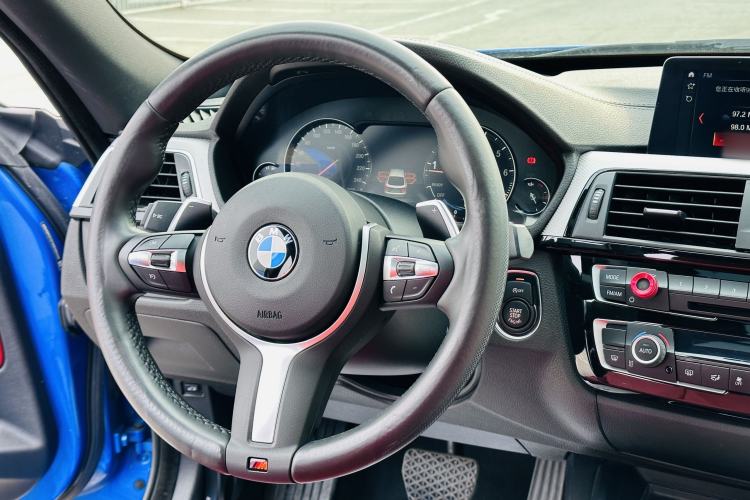 Used BMW 3 Series GT 2019 320i M Sport Interior 2