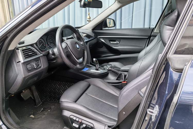 Used BMW 3 Series GT 2019 320i Sport Edition Interior 2