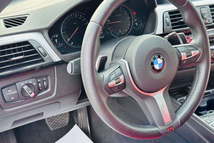 Used BMW 3 Series GT 2019 320i M Sport Interior 3