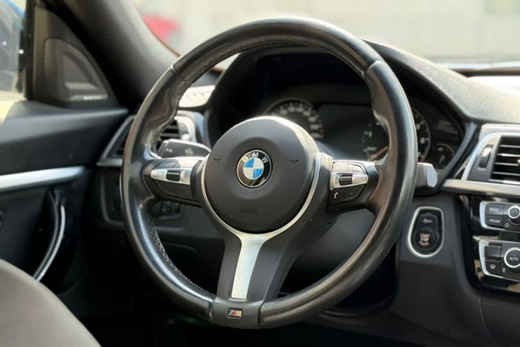 Used BMW 3 Series GT 2019 320i M Sport Package Interior 3