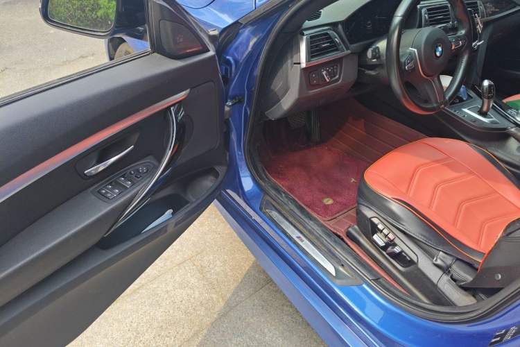 Used BMW 3 Series GT 2019 320i M Sport Package Interior 3