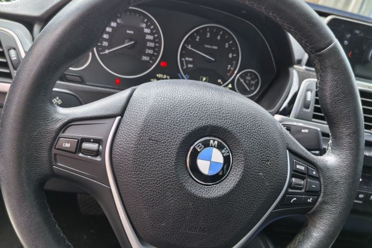 Used BMW 3 Series GT 2019 320i Sport Edition Interior 4