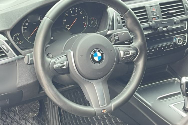Used BMW 3 Series GT 2019 320i M Sport Package Interior 6