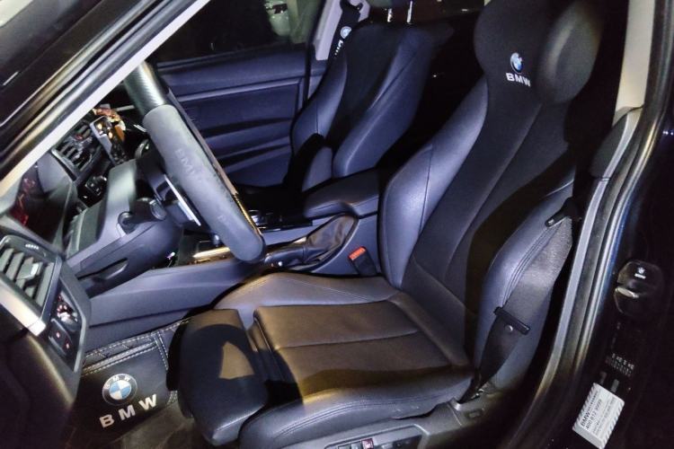Used BMW 3 Series GT 2019 320i Sport Edition Left Front Seat