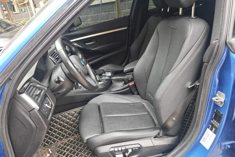 Used BMW 3 Series GT 2019 320i M Sport Package Left Front Seat