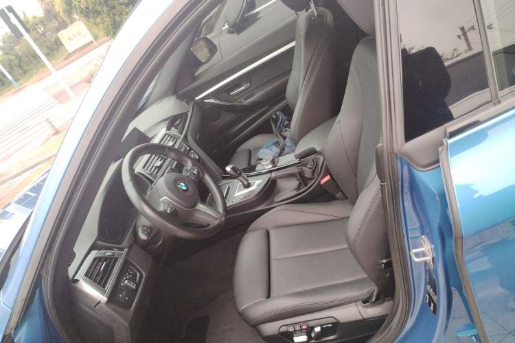 Used BMW 3 Series GT 2019 320i M Sport Package Left Front Seat