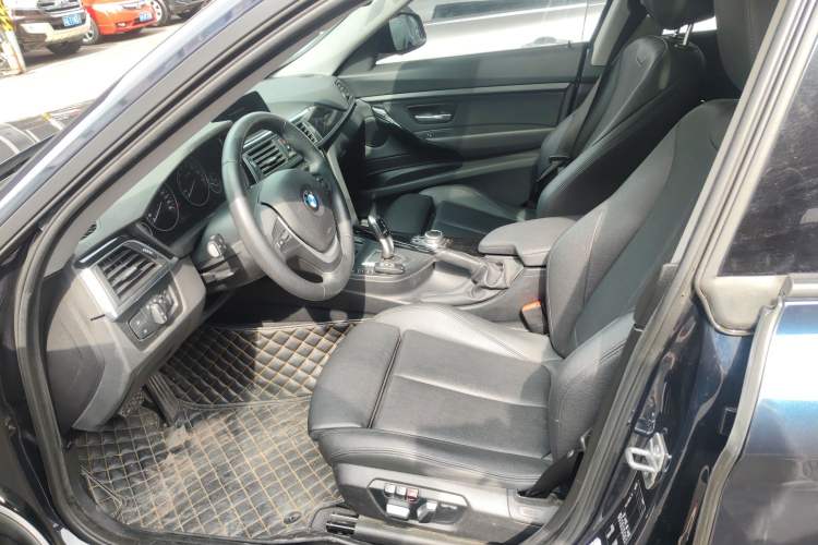 Used BMW 3 Series GT 2019 320i Sport Edition Left Front Seat