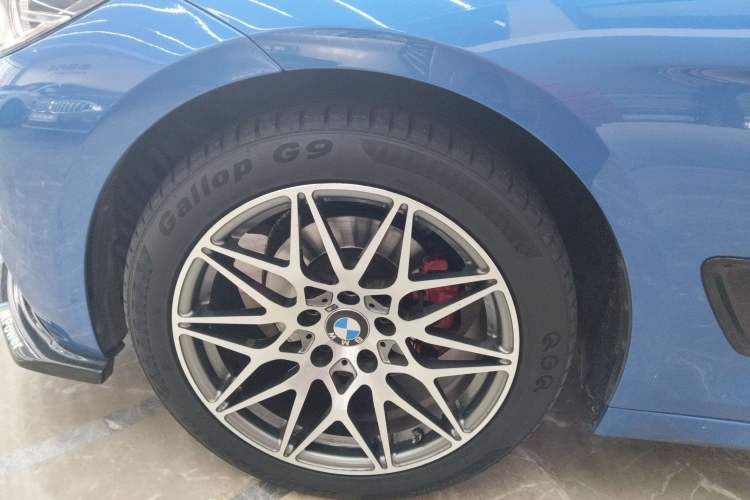 Used BMW 3 Series GT 2019 320i M Sport Package Left Front Wheel Hub
