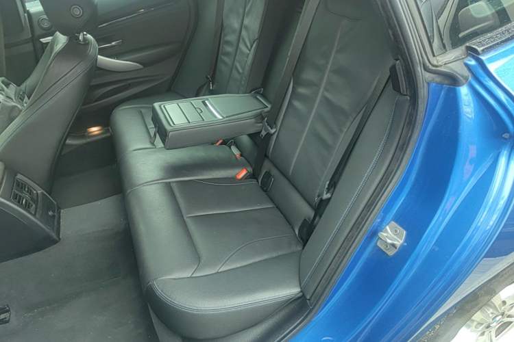Used BMW 3 Series GT 2019 320i M Sport Left Rear Seat