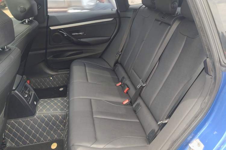 Used BMW 3 Series GT 2019 320i M Sport Package Left Rear Seat