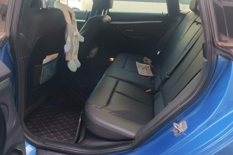Used BMW 3 Series GT 2019 320i M Sport Package Left Rear Seat