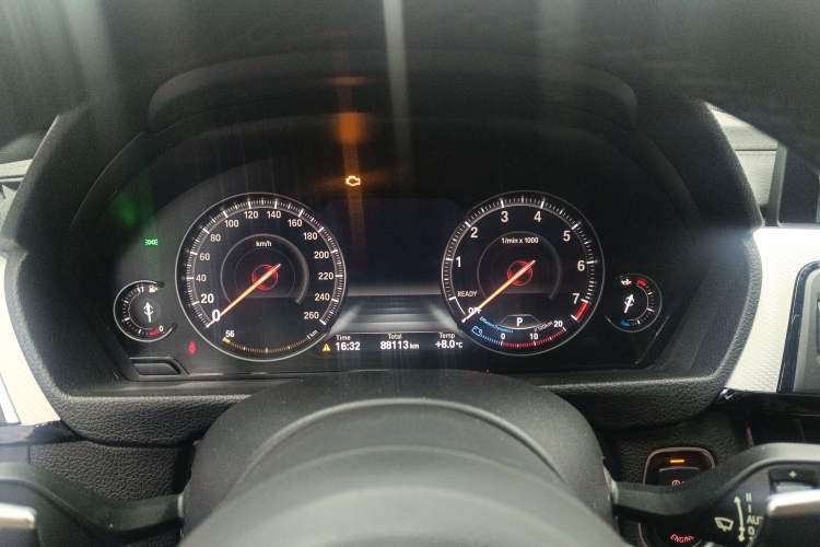 Used BMW 3 Series GT 2019 320i M Sport Odometer Close Up