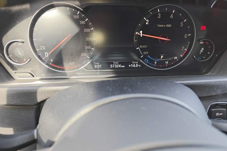 Used BMW 3 Series GT 2019 320i M Sport Package Odometer Close Up