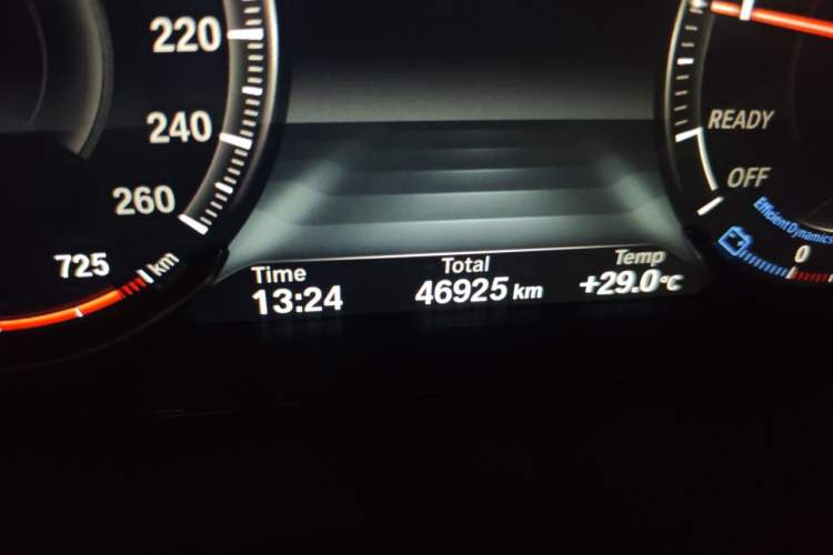 Used BMW 3 Series GT 2019 320i M Sport Package Odometer Close Up