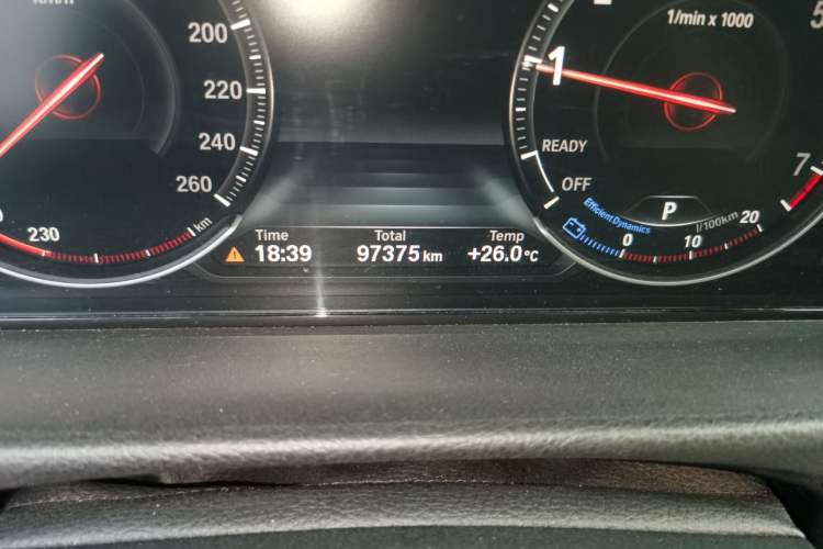 Used BMW 3 Series GT 2019 320i M Sport Package Odometer Close Up