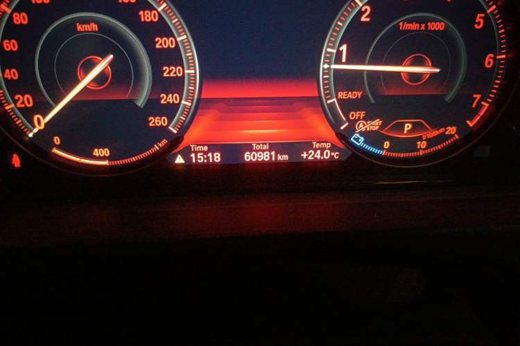 Used BMW 3 Series GT 2019 320i M Sport Package Odometer Close Up