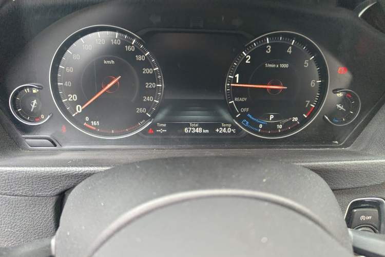 Used BMW 3 Series GT 2019 320i M Sport Package Odometer Close Up