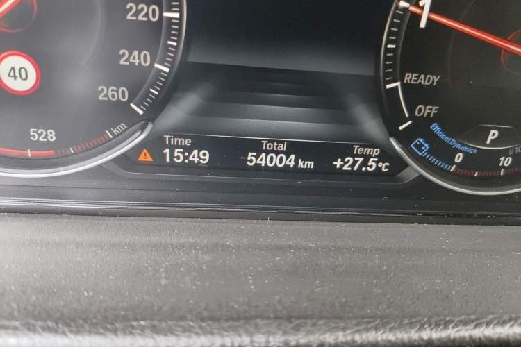 Used BMW 3 Series GT 2019 320i M Sport Odometer Close Up