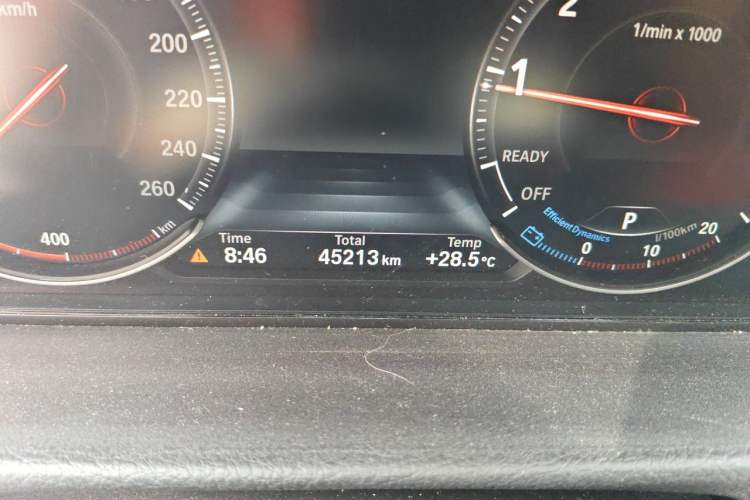 Used BMW 3 Series GT 2019 320i M Sport Package Odometer Close Up