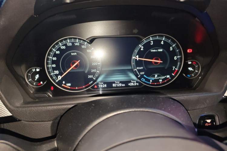 Used BMW 3 Series GT 2019 320i M Sport Odometer Close Up