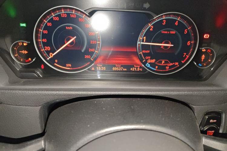 Used BMW 3 Series GT 2019 320i M Sport Package Odometer Close Up