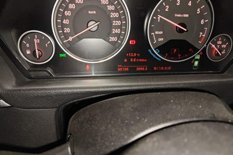 Used BMW 3 Series GT 2019 320i Sport Edition Odometer Close Up