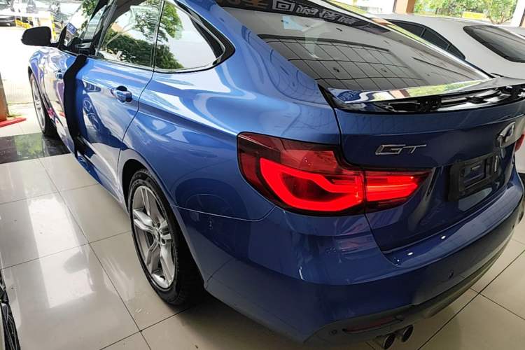 Used BMW 3 Series GT 2019 320i M Sport Package Rear Left 45 Deg