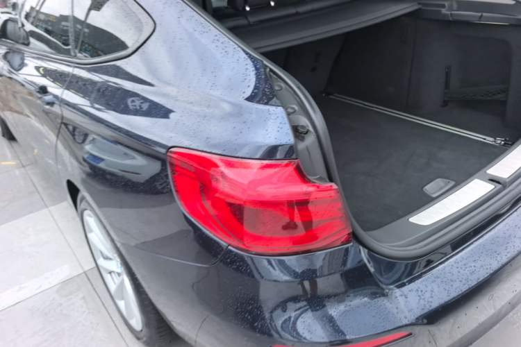 Used BMW 3 Series GT 2019 320i Sport Edition Rear Left 45 Deg