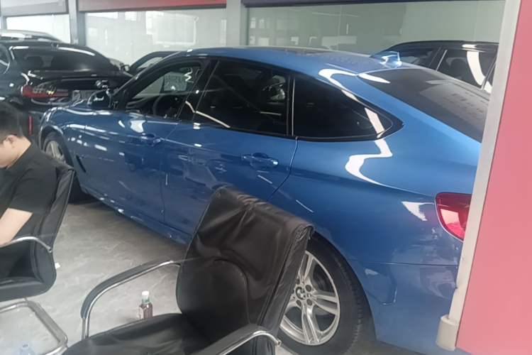 Used BMW 3 Series GT 2019 320i M Sport Package Rear Left 45 Deg