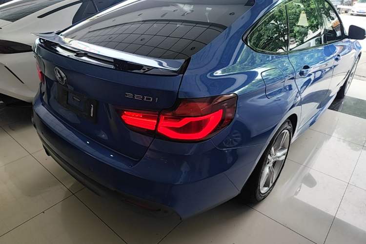 Used BMW 3 Series GT 2019 320i M Sport Package Rear Right 45 Deg