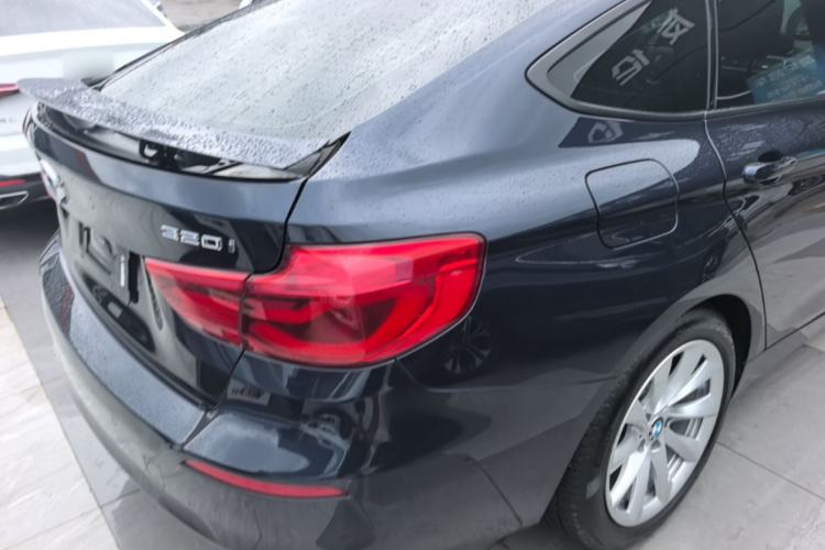 Used BMW 3 Series GT 2019 320i Sport Edition Rear Right 45 Deg
