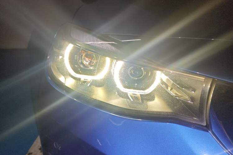 Used BMW 3 Series GT 2019 320i M Sport Package Right Front Headlight