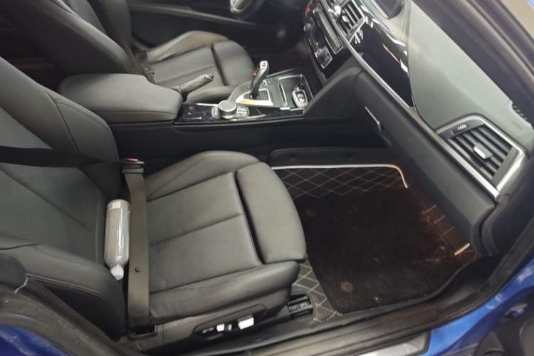 Used BMW 3 Series GT 2019 320i M Sport Package Right Front Seat