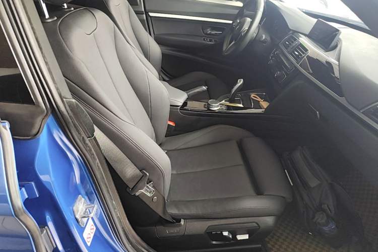 Used BMW 3 Series GT 2019 320i M Sport Package Right Front Seat
