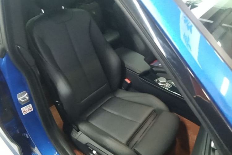 Used BMW 3 Series GT 2019 320i Sport Edition Right Front Seat