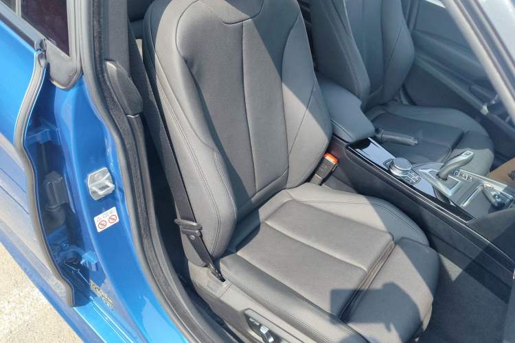 Used BMW 3 Series GT 2019 320i M Sport Package Right Front Seat