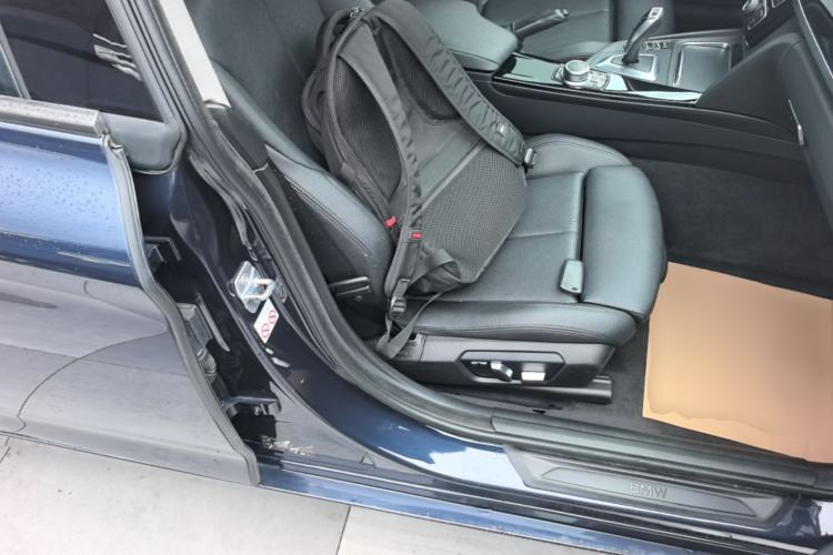 Used BMW 3 Series GT 2019 320i Sport Edition Right Front Seat
