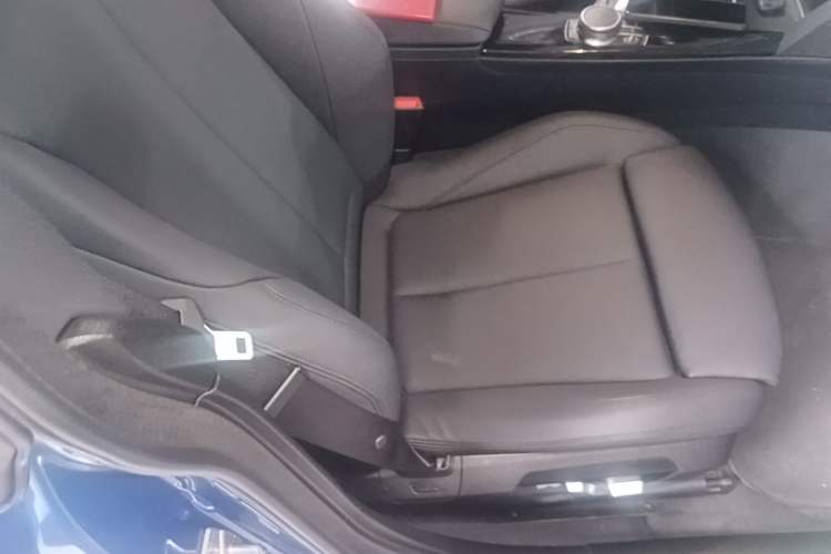 Used BMW 3 Series GT 2019 320i M Sport Package Right Front Seat