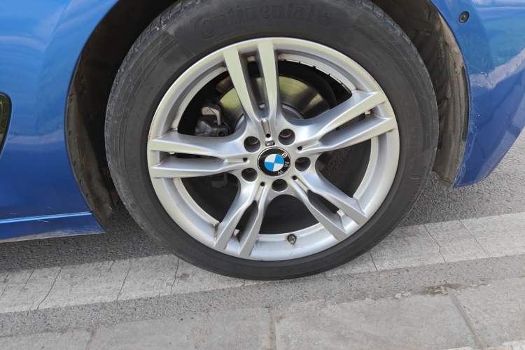 Used BMW 3 Series GT 2019 320i M Sport Package Right Front Wheel Hub