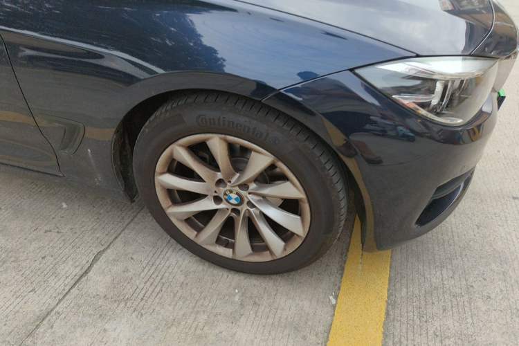 Used BMW 3 Series GT 2019 320i Sport Edition Right Front Wheel Hub
