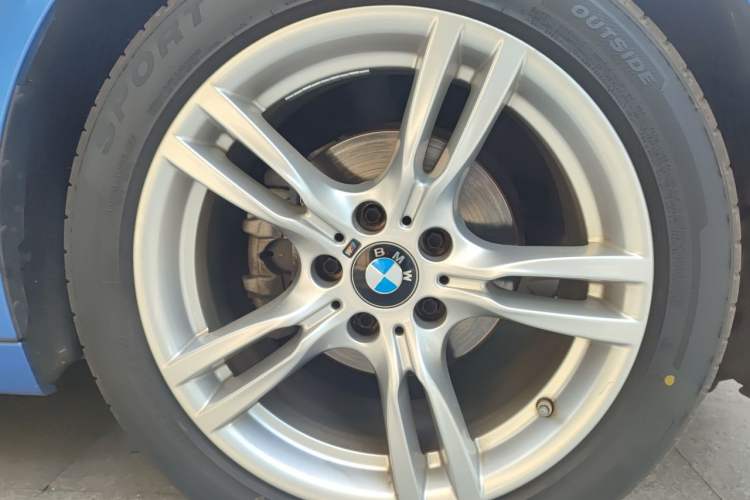 Used BMW 3 Series GT 2019 320i M Sport Package Right Front Wheel Hub