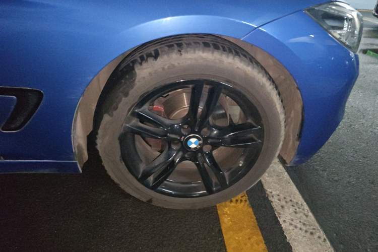 Used BMW 3 Series GT 2019 320i M Sport Package Right Front Wheel Hub